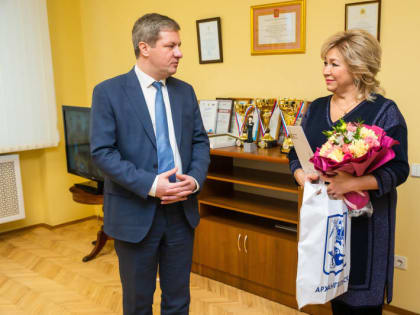 День рождения отмечает начальник управления торговли Ирина Любова