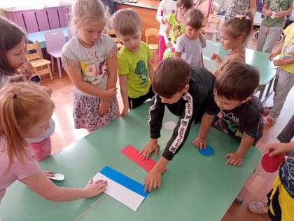 День Государственного флага Российской Федерации прошел в детских садах города Архангельска