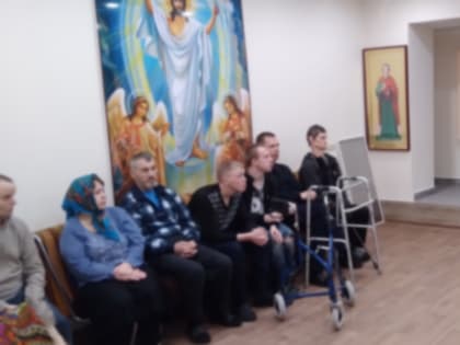 Исповедал, причастил, поддержал: священник Василий Лапко навестил подопечных пансионата «Опека»