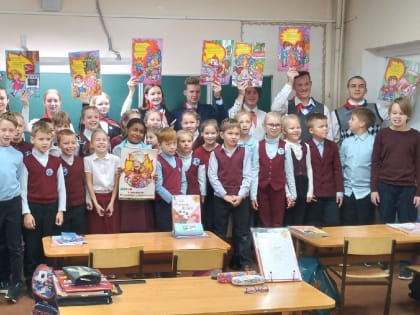 Специалисты Всероссийского добровольного пожарного общества проводят занятия для школьников Архангельской области