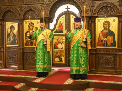 Митрополит Корнилий совершил литургию в домовом храме при Северном Арктическом федеральном университете