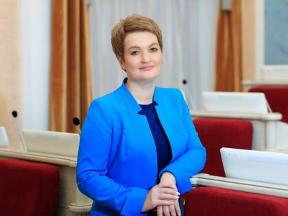 Екатерина Прокопьева поздравила северянок с Международным женским днем