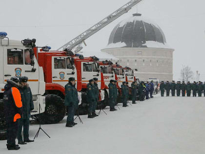 Пожарно-спасательным подразделениям Архангельской области передали новую технику