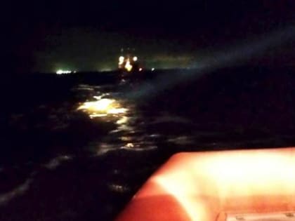 Архангельские спасатели эвакуировали с танкера в Белом море боцмана с инфарктом