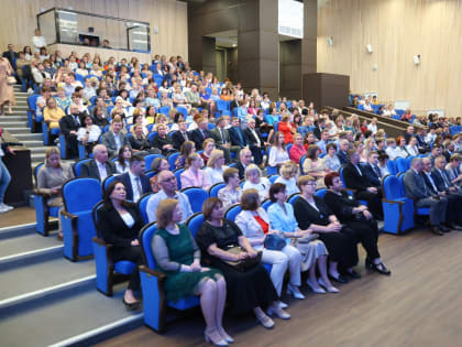 Лучших медицинских работников Поморья наградили в региональном правительстве