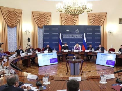 Вопросы доступности качества и оказания медицинской помощи обсудили на заседании Президиума Совета законодателей