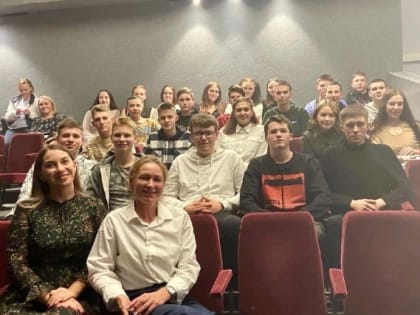 Курсанты открыли для себя театральный сезон