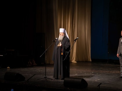 Митрополит Корнилий посетил Пасхальный концерт в Архангельске