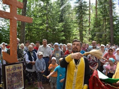 Крестный ход к Святому озеру прошел в Холмогорском районе
