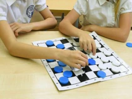 Минпросвещения рассмотрит идею организовать продленку до 20 часов