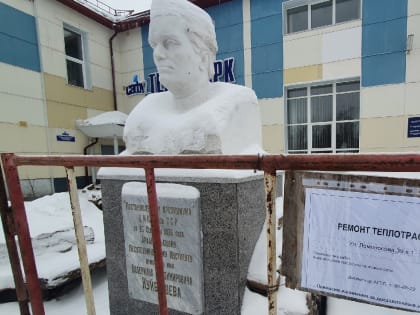 Фотофакт: территорию близ САФУ подтопило из-за аварии на сетях