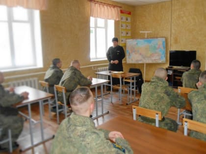 О милосердии и доброте: священник Антоний Власов пообщался с солдатами зенитно-ракетного полка