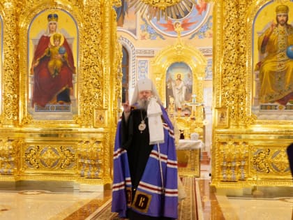 Митрополит Корнилий совершил всенощное бдение в канун праздника Крещения Господня
