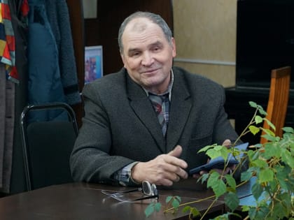 На встрече «Сполохов» читали стихи и пели песни