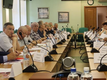 В Архангельске на пленуме областного совета ветеранов обсудили вопросы здравоохранения и соцсферы