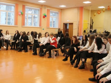 Протоиерей Валерий Суворов в северодвинской школе рассказал о духовных основах семьи