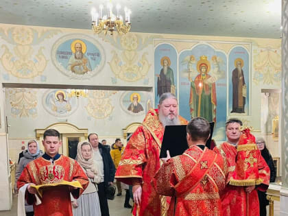 Митрополит Корнилий 27 ноября совершил вечернее богослужение с акафистом Архангелу Михаилу