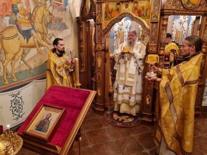 Митрополит Корнилий совершил Литургию в праздник Рождества Иоанна Предтечи