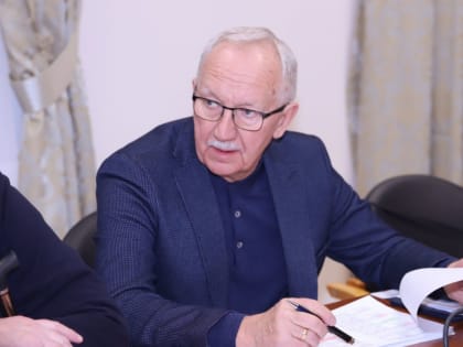 Областные депутаты обсуждают региональный бюджет