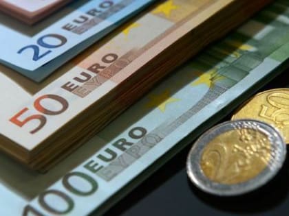 В России снижены штрафы за незаконные операции с валютой