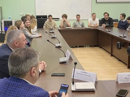 Представитель региональной Общественной палаты протоиерей Валерий Суворов принял участие во встрече со студентами САФУ