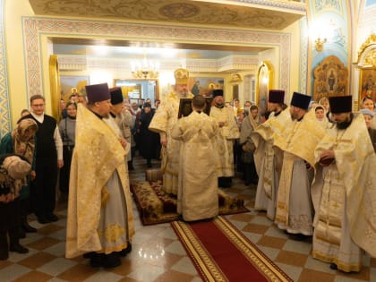 Митрополит Корнилий во второй день праздника Рождества Христова совершил Литургию в Северодвинске