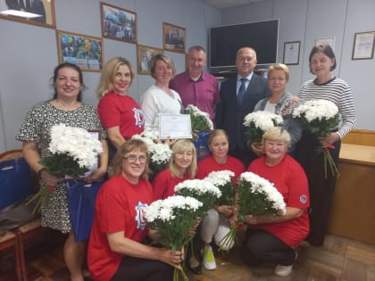 Сергей Шувалов вручил сотрудникам Северодвинского завода "Звездочка" награды Общественной палаты Архангельской области