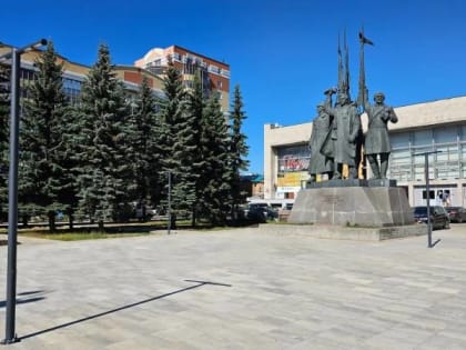 Заканчивается благоустройство территории около Дворца спорта