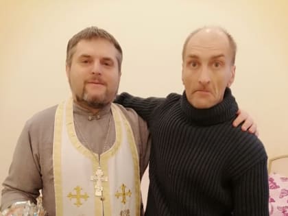 Пожелал сил и здоровья: священник Василий Лапко на святках посетил подопечных пансионата «Опека»