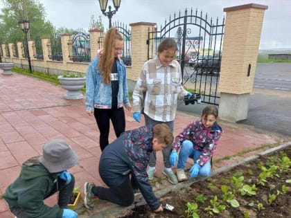 «Летняя перезагрузка» украсила дворик храма в Уйме под Архангельском