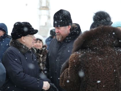 Протоиерей Валерий Суворов принял участие в церемонии, посвященной памяти мэра Северодвинска Александра Беляева
