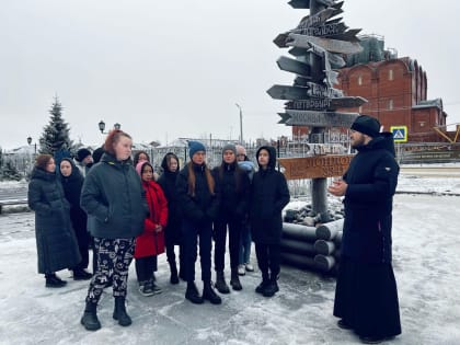 Нарьян-Марские волонтеры освежили свои знания о Православии в беседе со священником