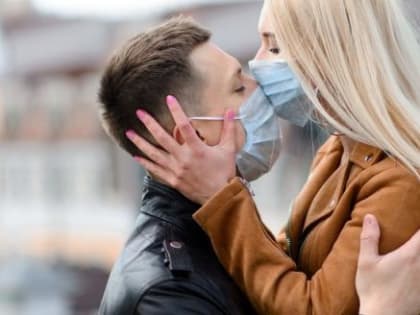 Эпидемиолог призвал ввести масочный режим в РФ с 1 сентября