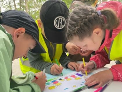 «Библиопарковка» в сквере Александра Ипатова