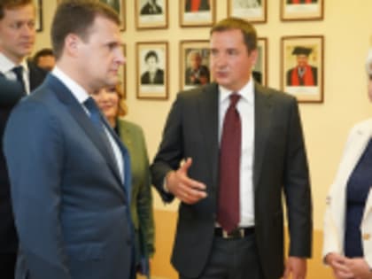 Министр Российской Федерации по развитию Дальнего Востока и Арктики А.О. Чекунков и глава региона А.В. Цыбульский посетили СГМУ