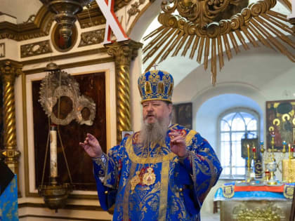 Митрополит Корнилий в праздник Сретения Господня совершил Литургию в Заостровье