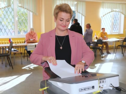 Екатерина Прокопьева проголосовала на выборах в Архангельское областное Собрание депутатов