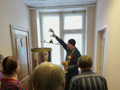 Священник Петр Кузнецов навестил подопечных интернатов в Северодвинске