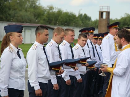 Священник Игорь Горбань поздравил молодых офицеров УФСИН с новым жизненным этапом