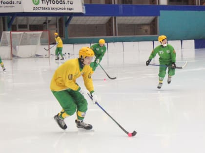 «Водник» вышел на большой лед