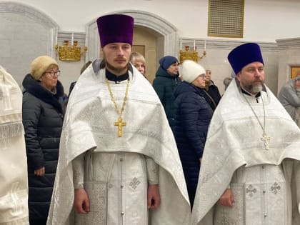 Митрополит Корнилий совершил Литургию и панихиду во Вселенскую родительскую субботу