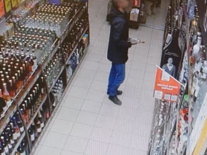 В Северодвинске на чердаке жилого дома задержали мужчину, укравшего в магазине алкоголь