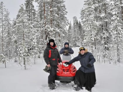 Православный люд Северодвинска совершил паломничество к затопленной деревне Солозеро