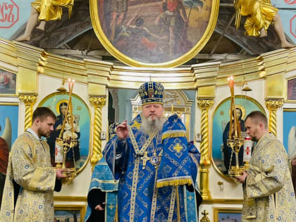 Митрополит Корнилий 5 ноября совершил всенощное бдение в Ильинском соборе Архангельска