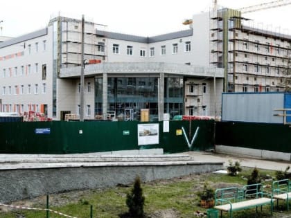 В новом корпусе детской областной больницы начались внутренние отделочные работы