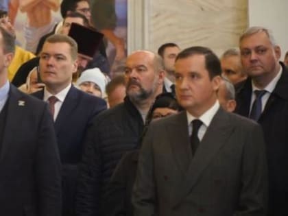 Экс-губернатор Орлов пробрался на освящение храма в Архангельске