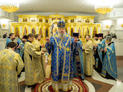 Митрополит Корнилий совершил всенощное бдение в канун недели о Страшном суде
