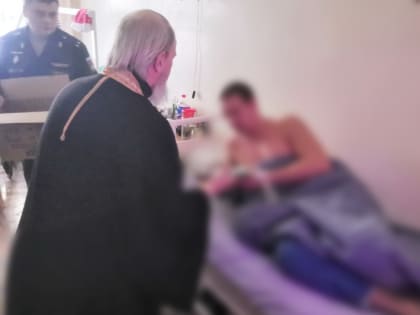 Епископ Плесецкий Александр в праздник Рождества Христова навестил раненых бойцов в госпитале Мирного
