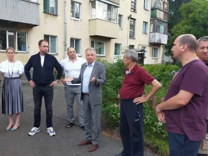 Жители Ломоносовского округа Архангельска планируют обустроить внутридворовые проезды и спортивную площадку