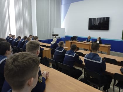 Управление провело занятие «Семья и право» в Арктическом морском институте